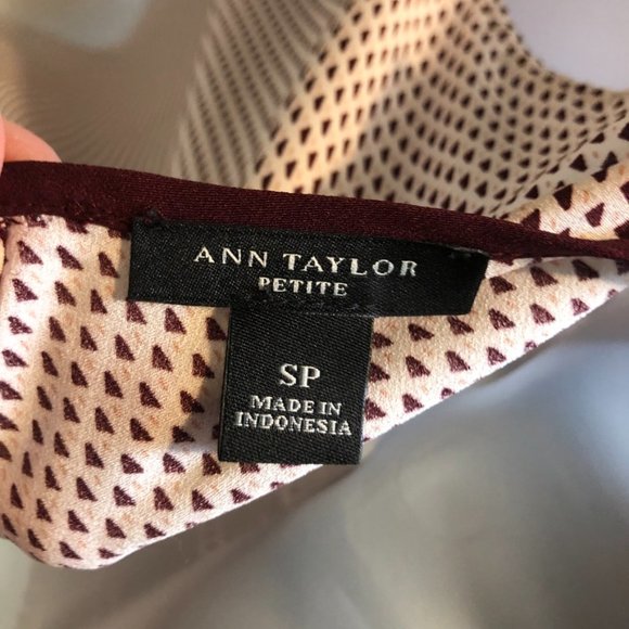 EUC! Ann Taylor Faux Wrap Sleeveless Top SP - Picture 9 of 9